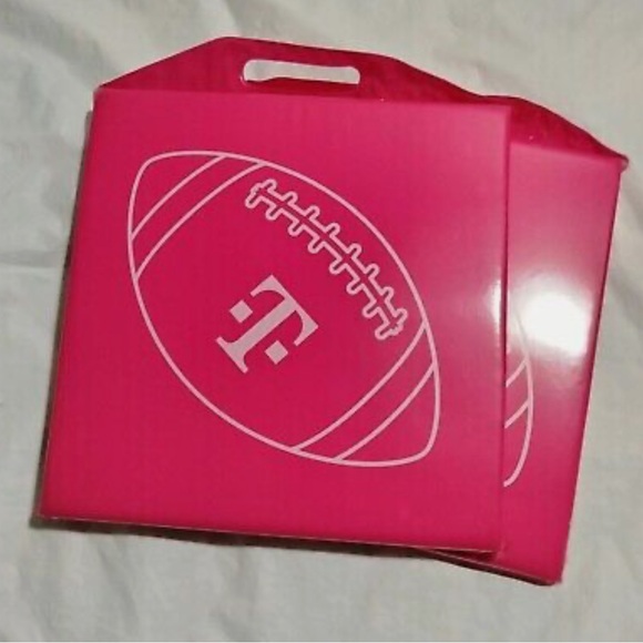 T-Mobile Tuesdays set of 2 Football Themed Stadium Seat Cushions, New, pink - Picture 11 of 11
